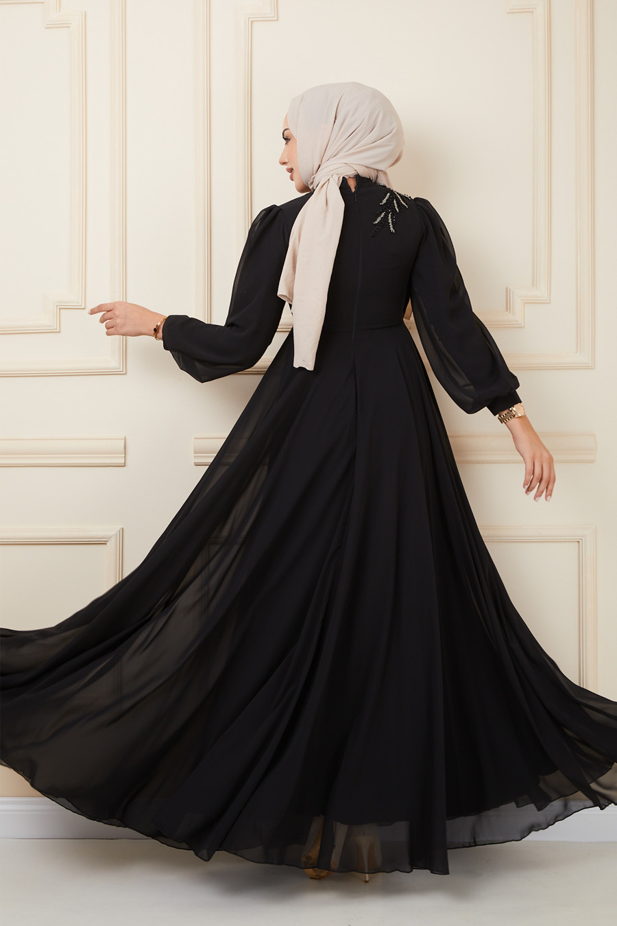 BLACK EVENING DRESS   BLACK EVENING DRESS