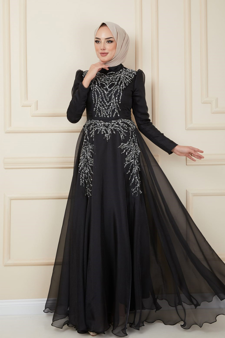 BLACK EVENING DRESS  