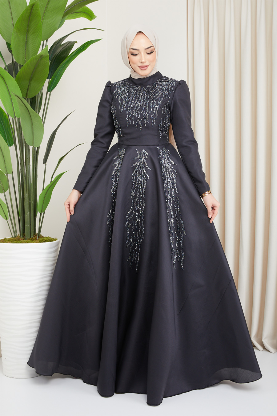 BLACK EVENING DRESS  
