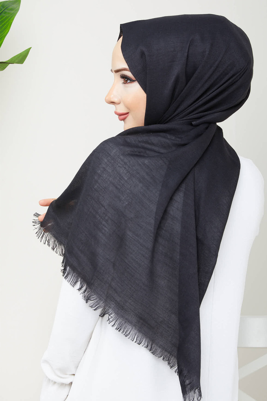 BLACK - SHAWL