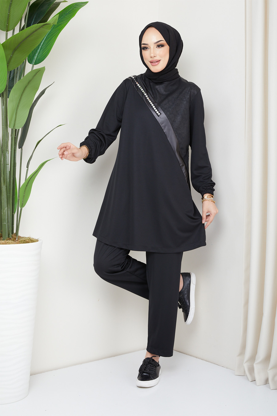 BLACK TUNIC AND PANT SUIT 