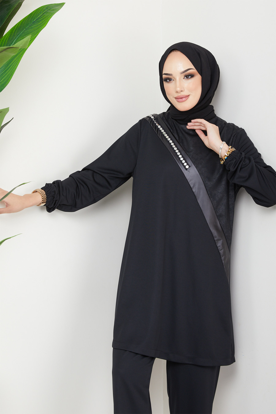 BLACK TUNIC AND PANT SUIT 