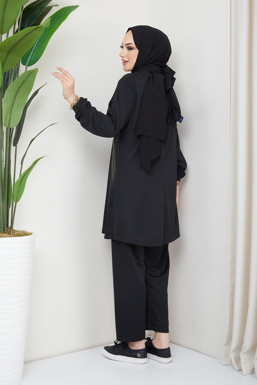BLACK TUNIC AND PANT SUIT 