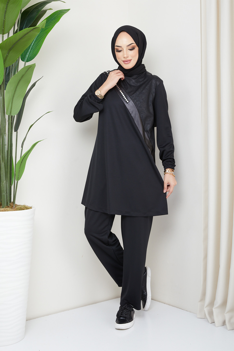 BLACK TUNIC AND PANT SUIT 