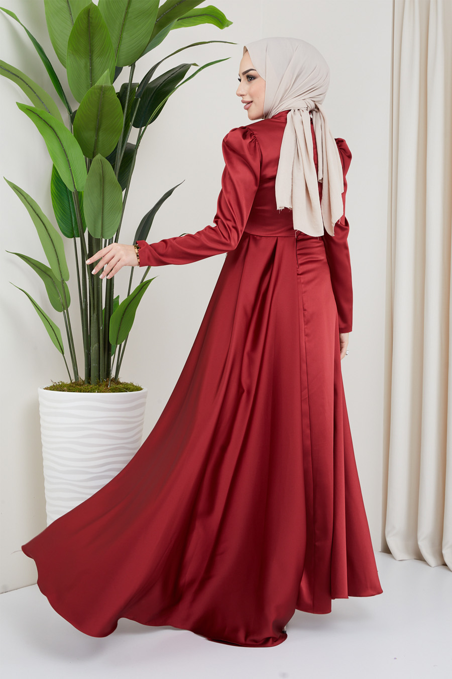 CLARET RED EVENING DRESS  