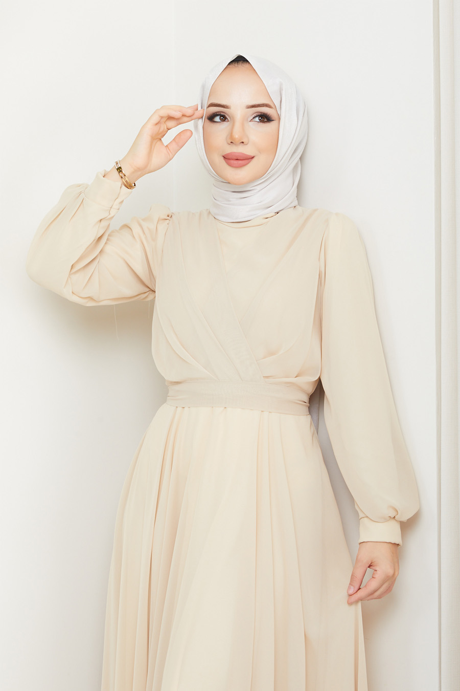 CREAM COLOR  EVENING DRESS  