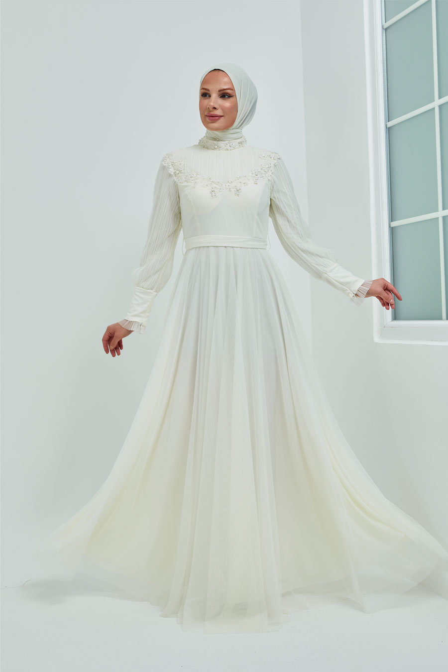 WHITE  EVENING DRESS  