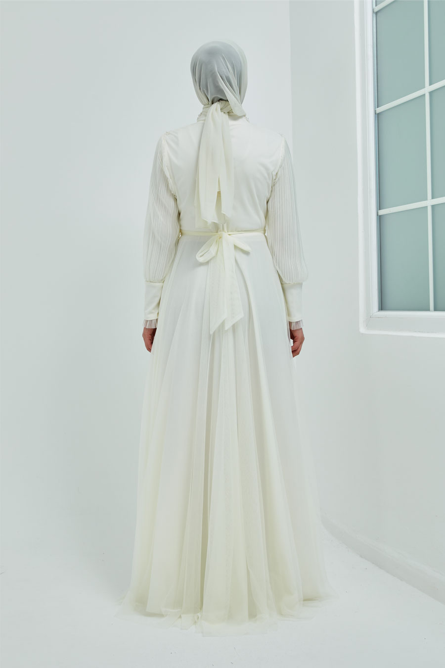 WHITE  EVENING DRESS  