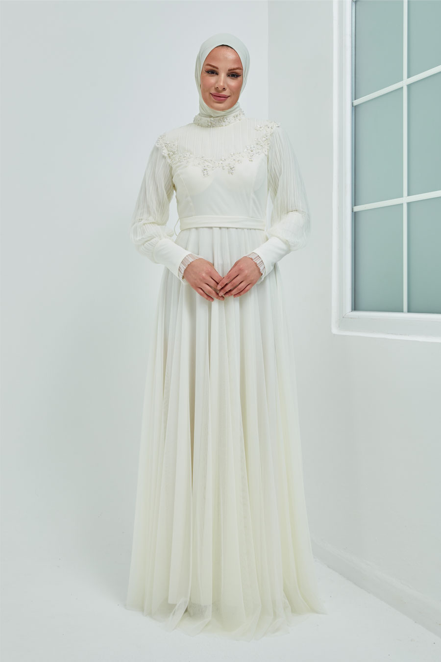 WHITE  EVENING DRESS  