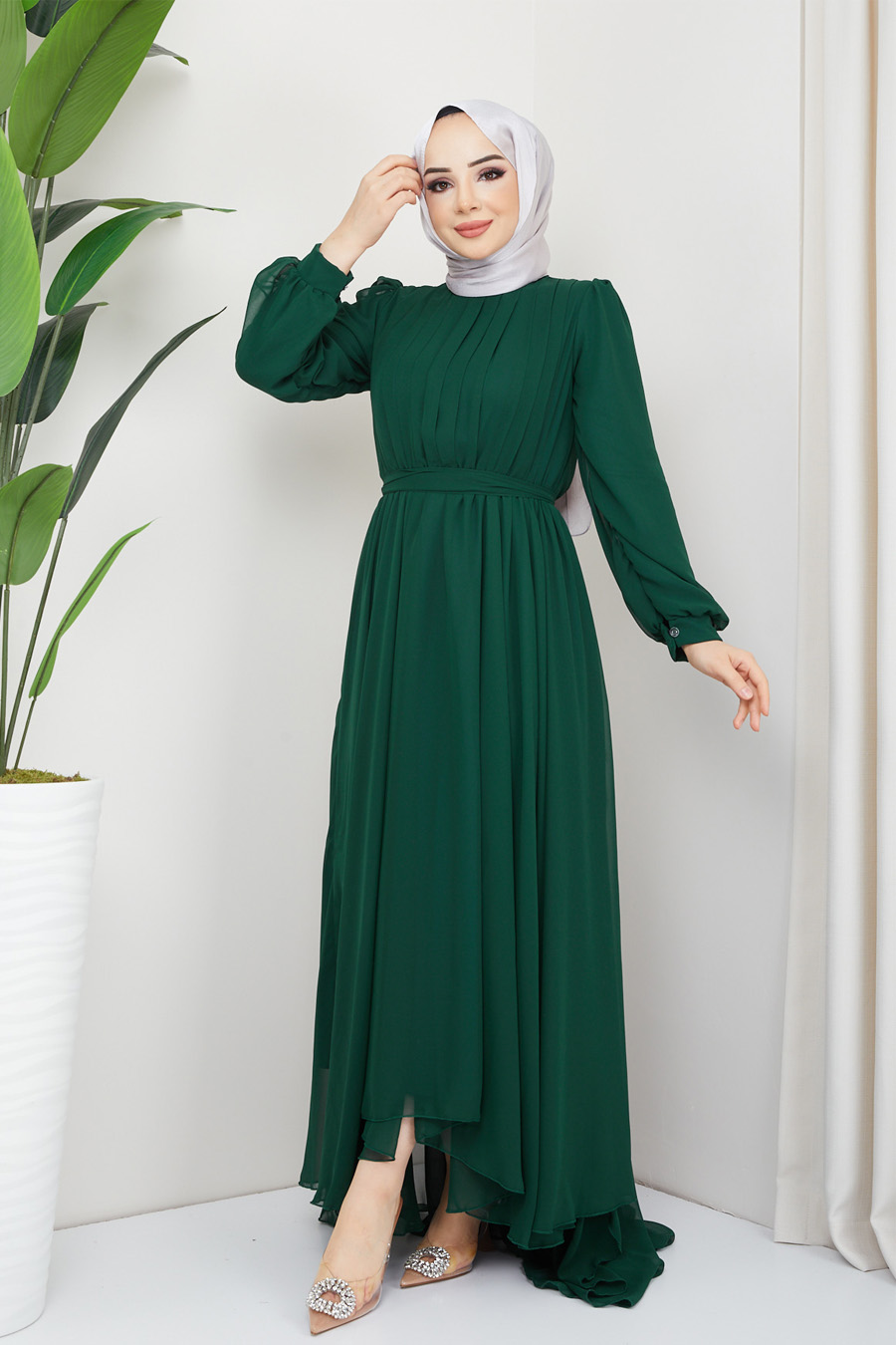 GREEN EVENING DRESS   GREEN EVENING DRESS