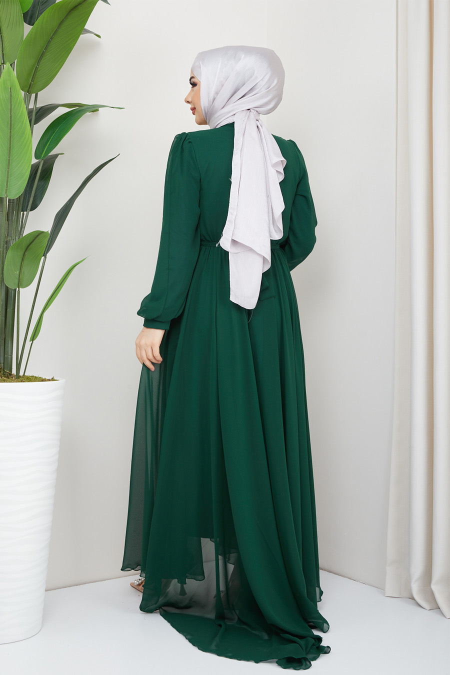 GREEN EVENING DRESS   GREEN EVENING DRESS