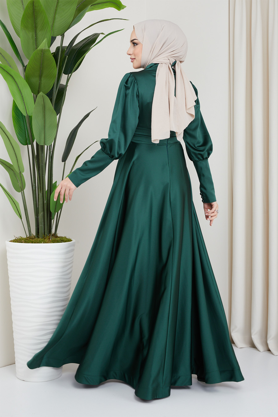 GREEN EVENING DRESS  