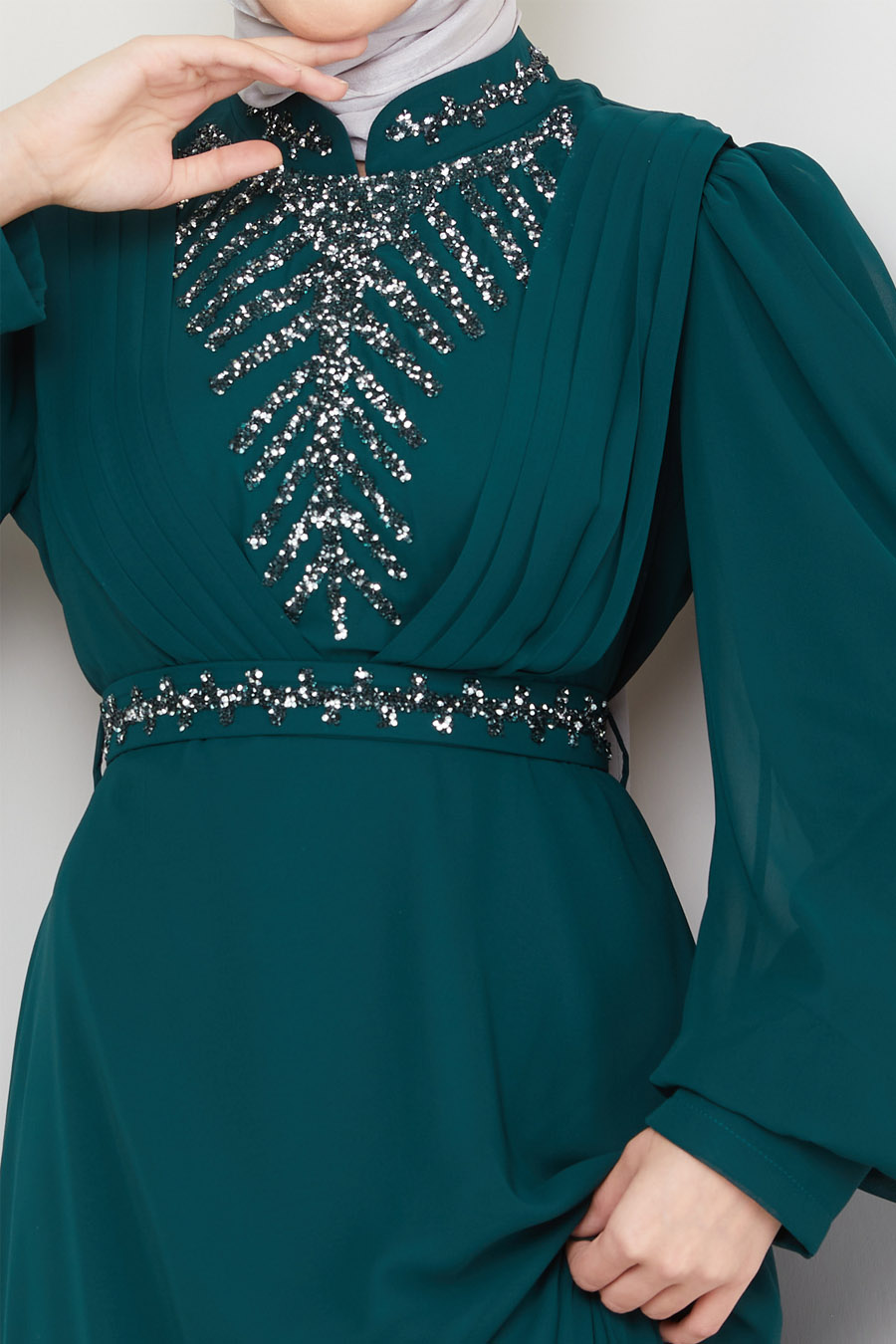 EMERALD GREEN EVENING DRESS  