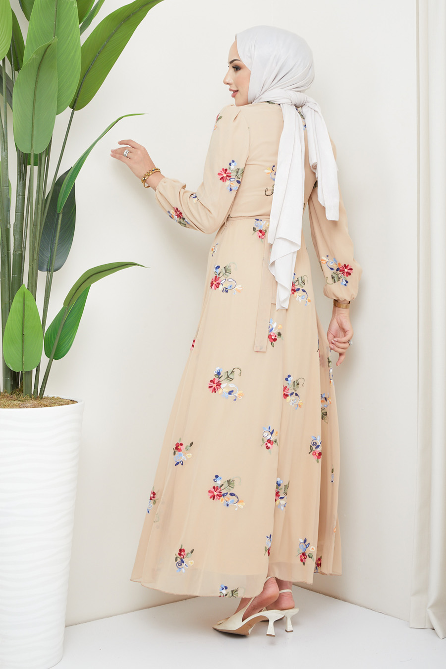 FLOWER  PATTERNED BEIGE  DRESS  