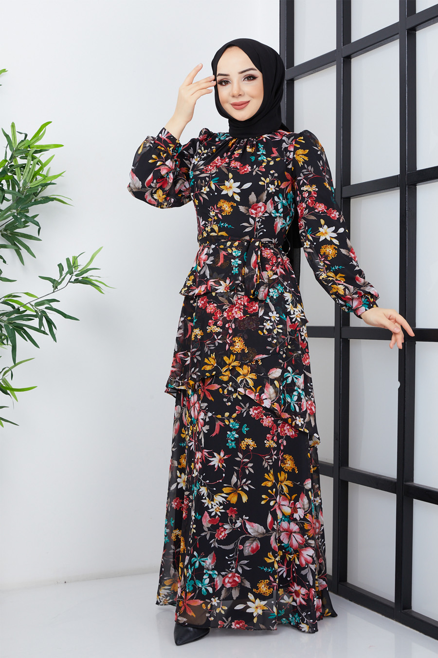 FLOWER PATTERNED BLACK DRESS