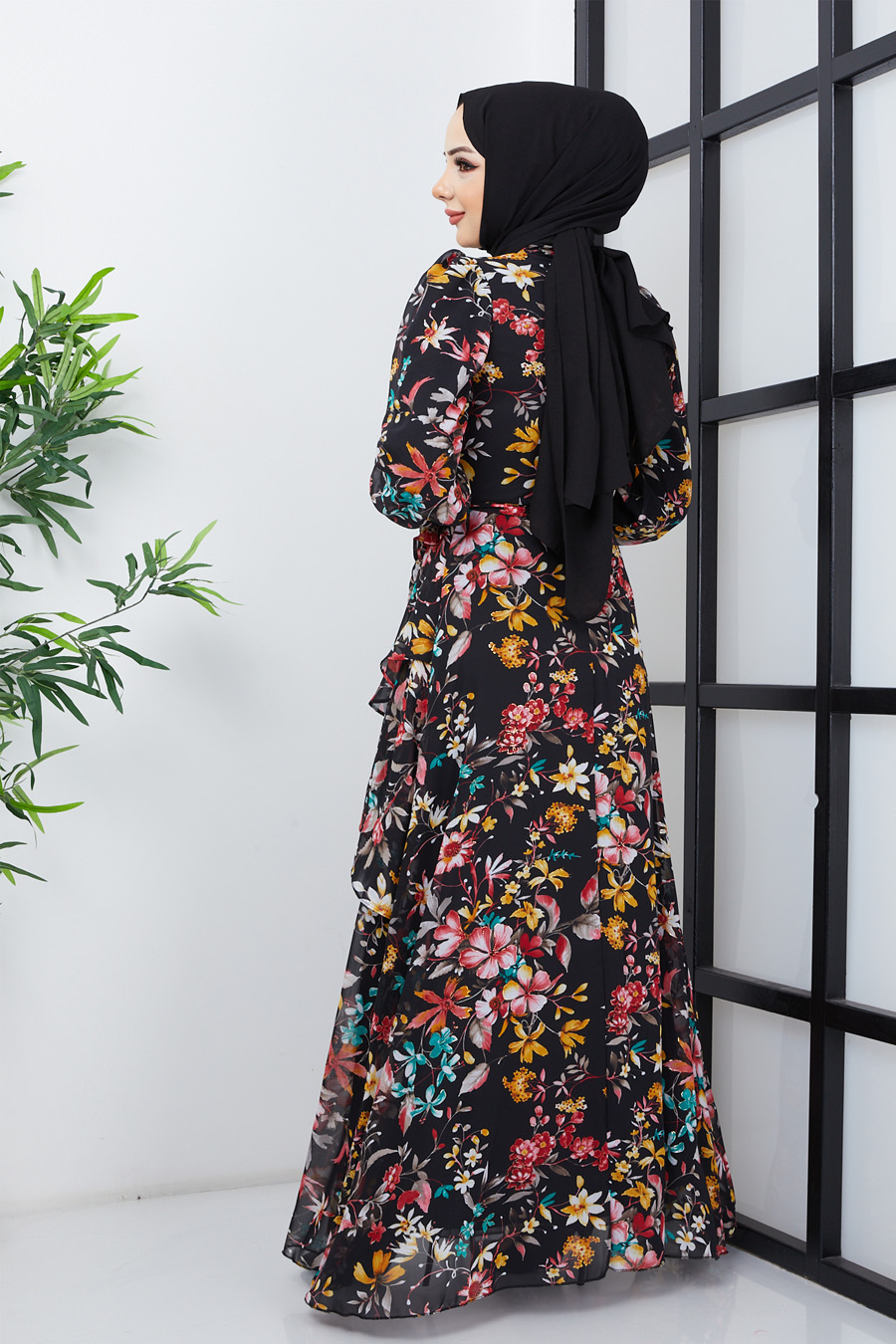 FLOWER PATTERNED BLACK DRESS