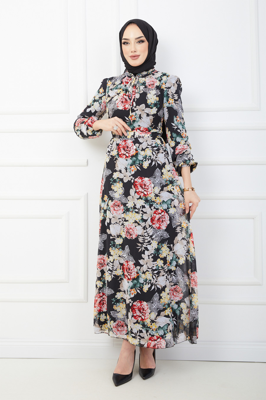 FLOWER PATTERNED BLACK DRESS