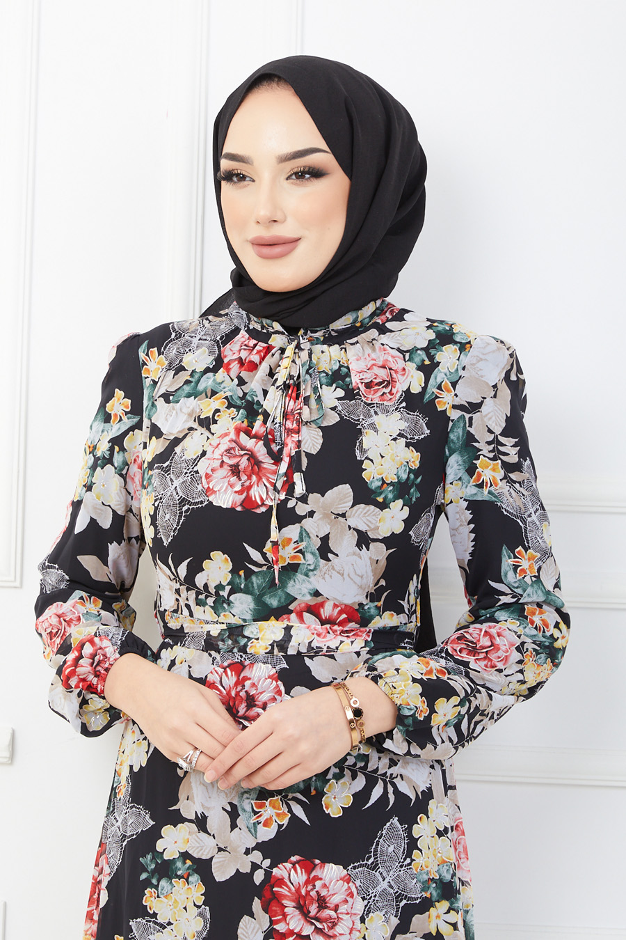 FLOWER PATTERNED BLACK DRESS