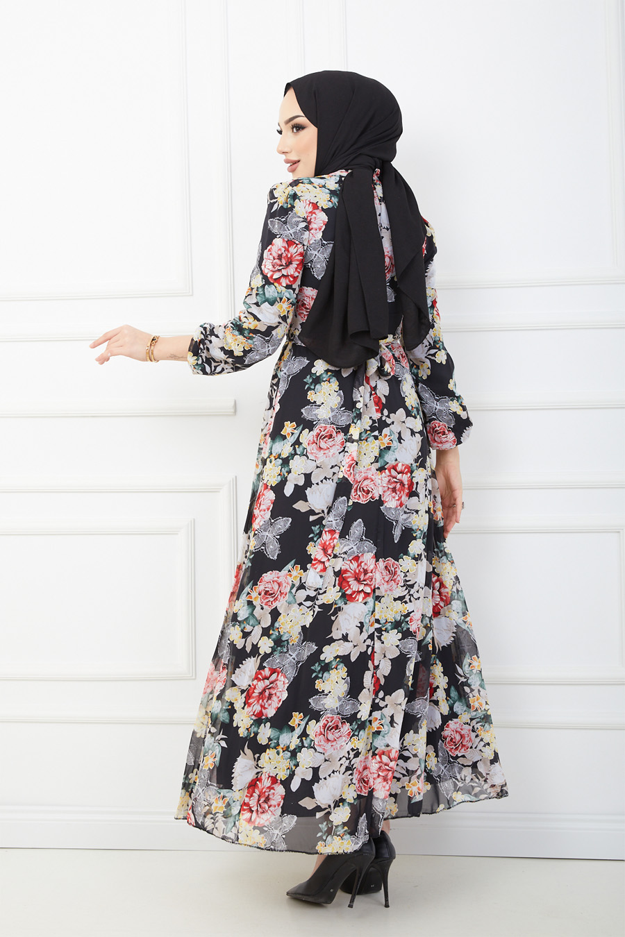 FLOWER PATTERNED BLACK DRESS