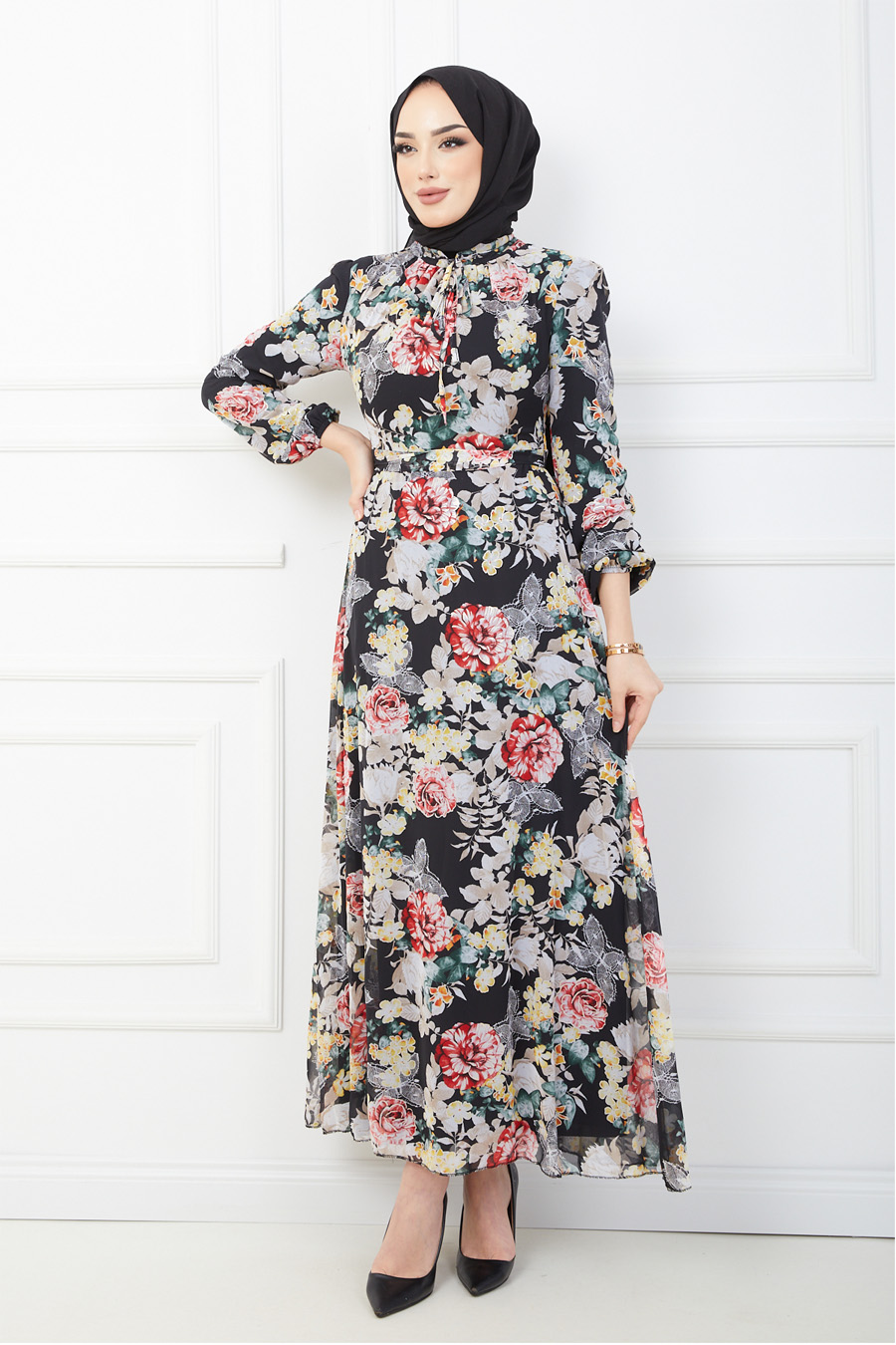 FLOWER PATTERNED BLACK DRESS