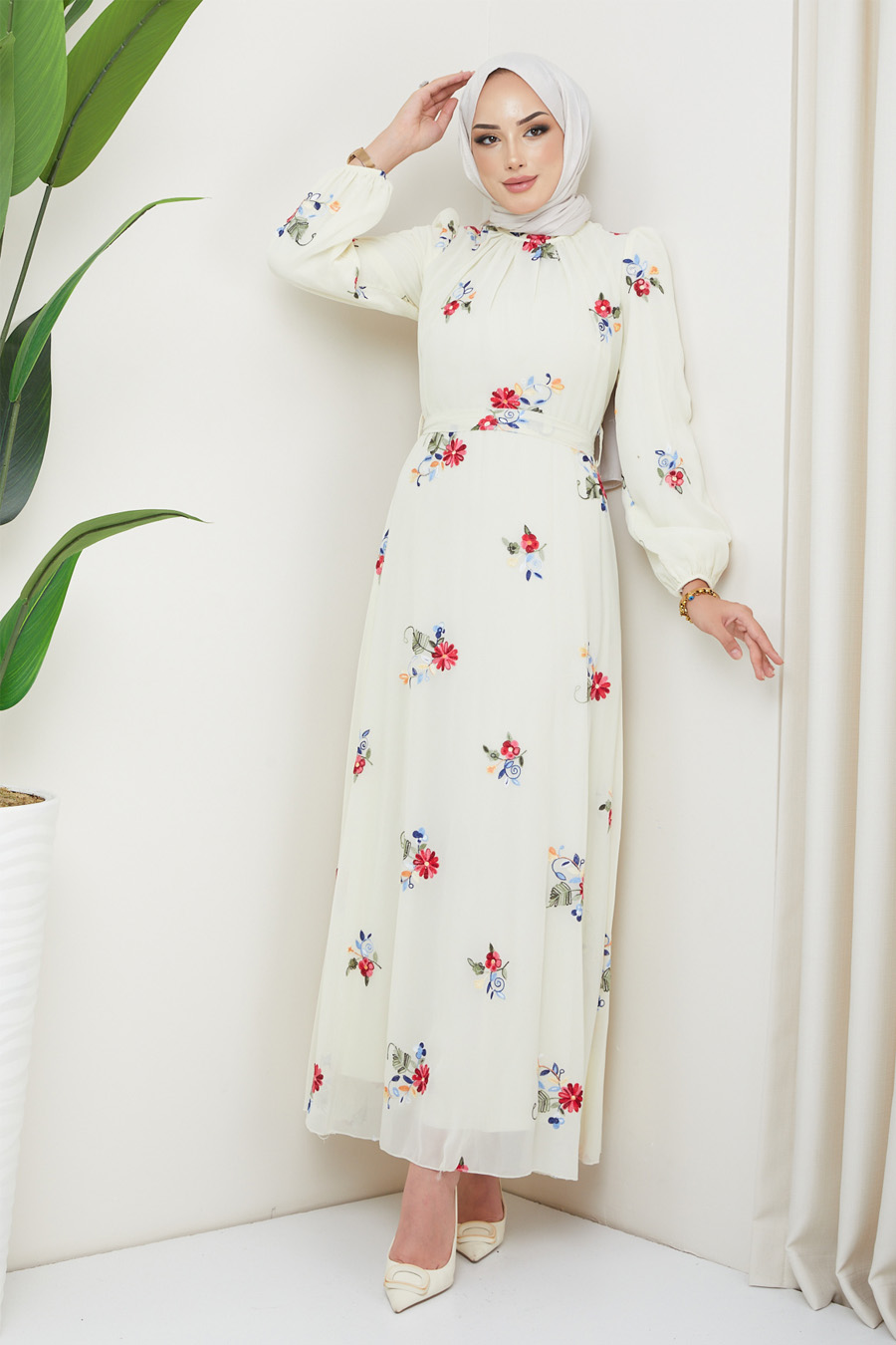 FLOWER  PATTERNED ECRU DRESS  