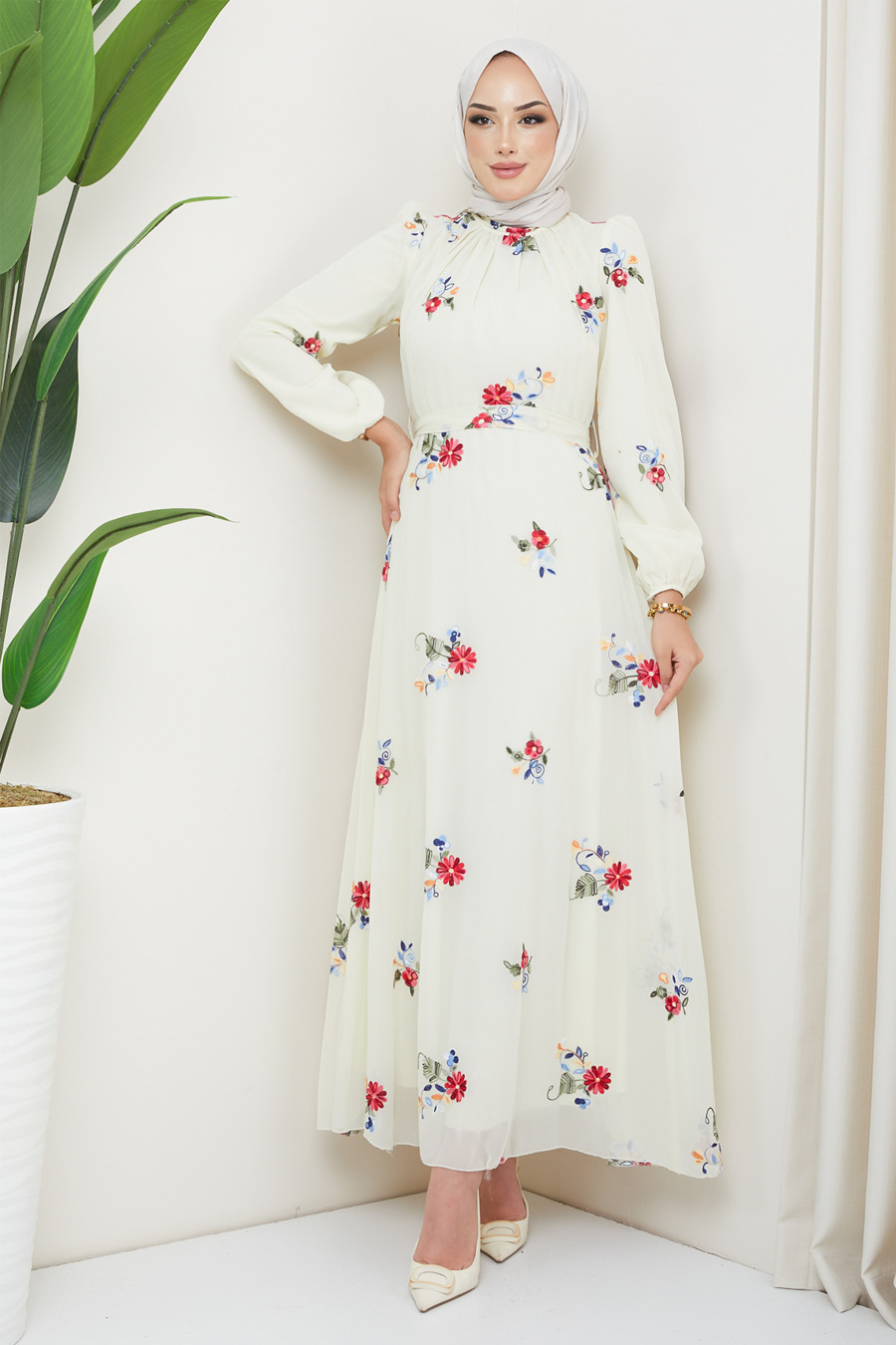 FLOWER  PATTERNED ECRU DRESS  