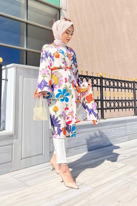 FLOWER PATTERNED NAVY BLUE  - KIMONO