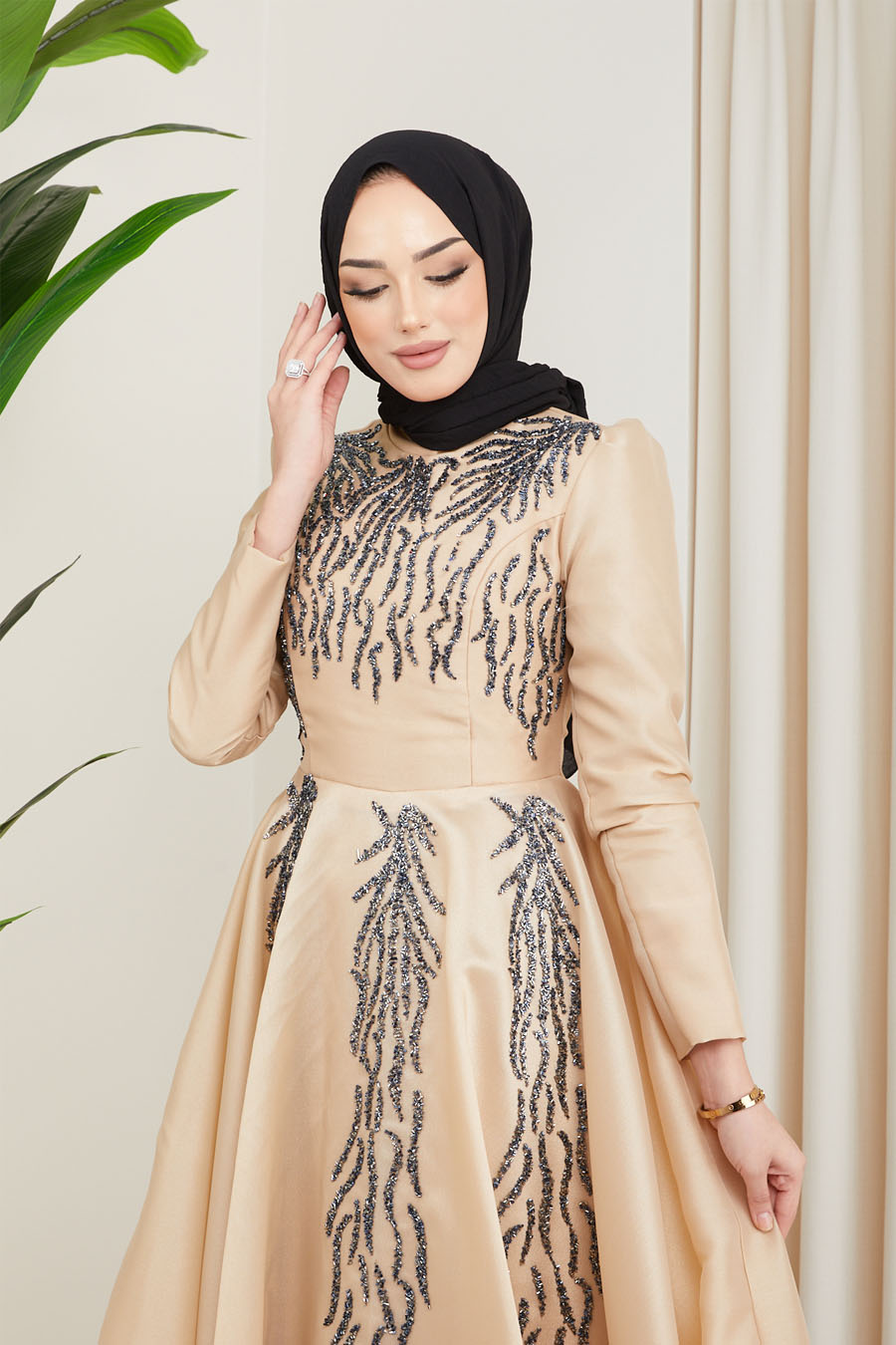 GOLD EVENING DRESS   GOLD EVENING DRESS