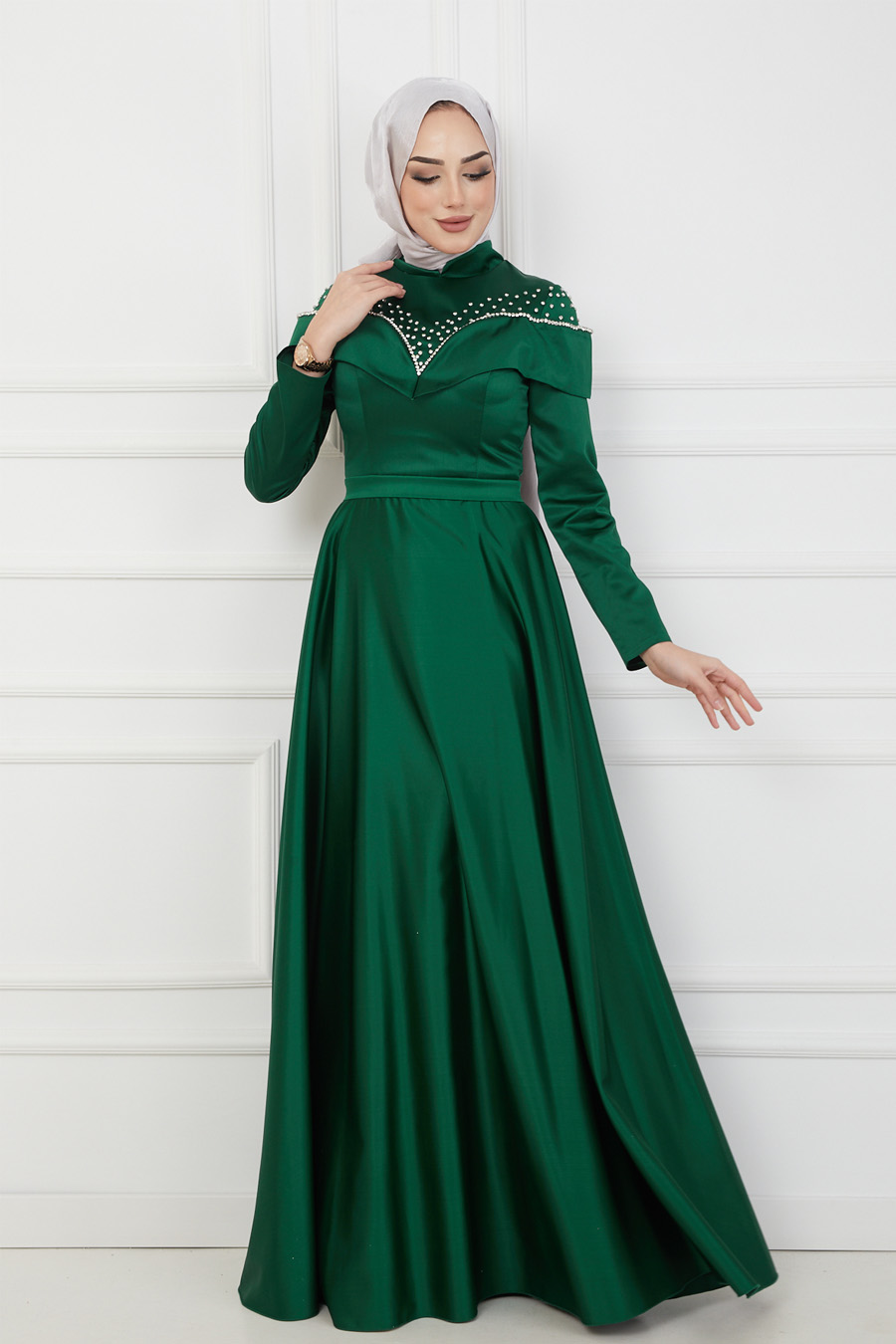 GREEN EVENING DRESS  