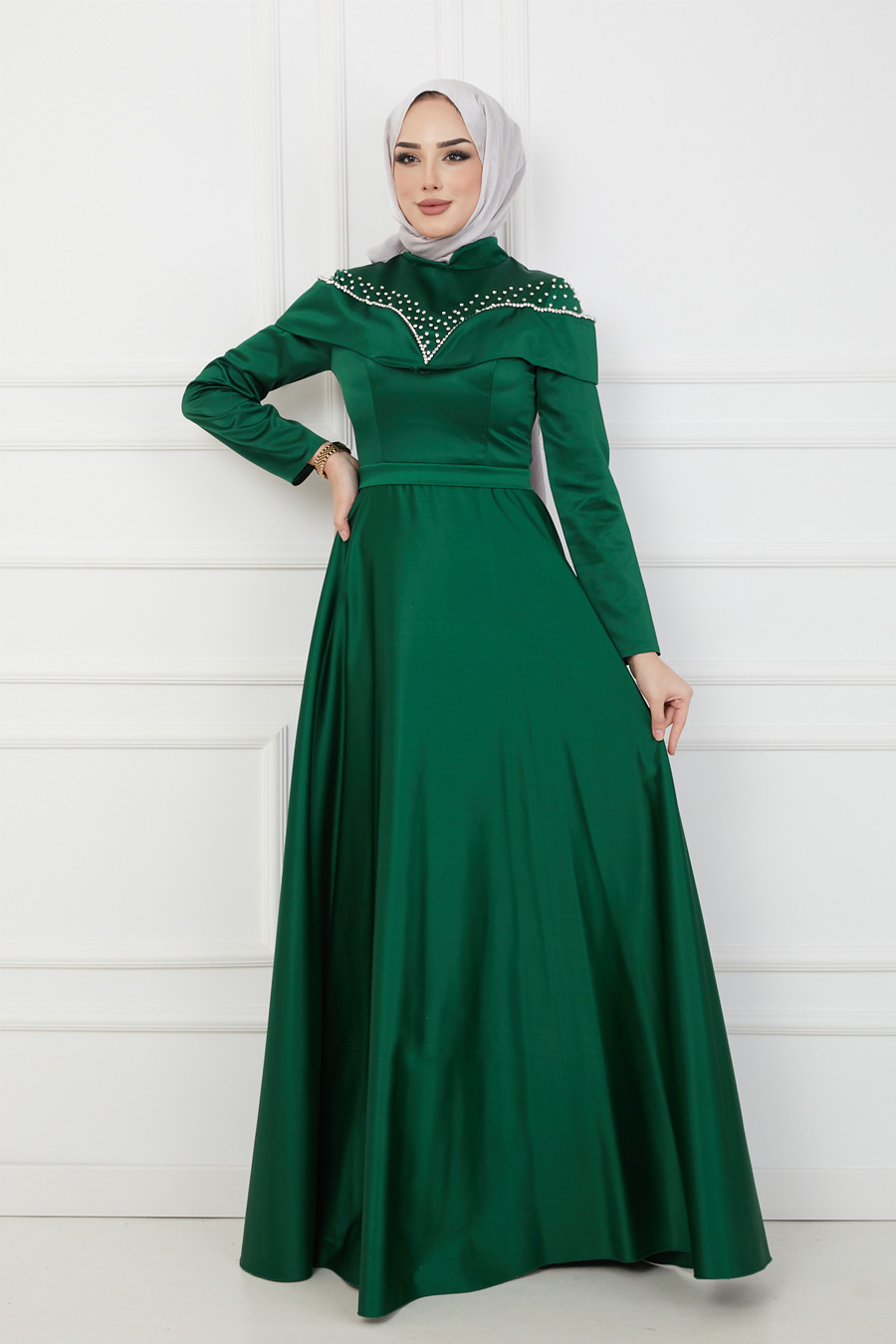 GREEN EVENING DRESS  