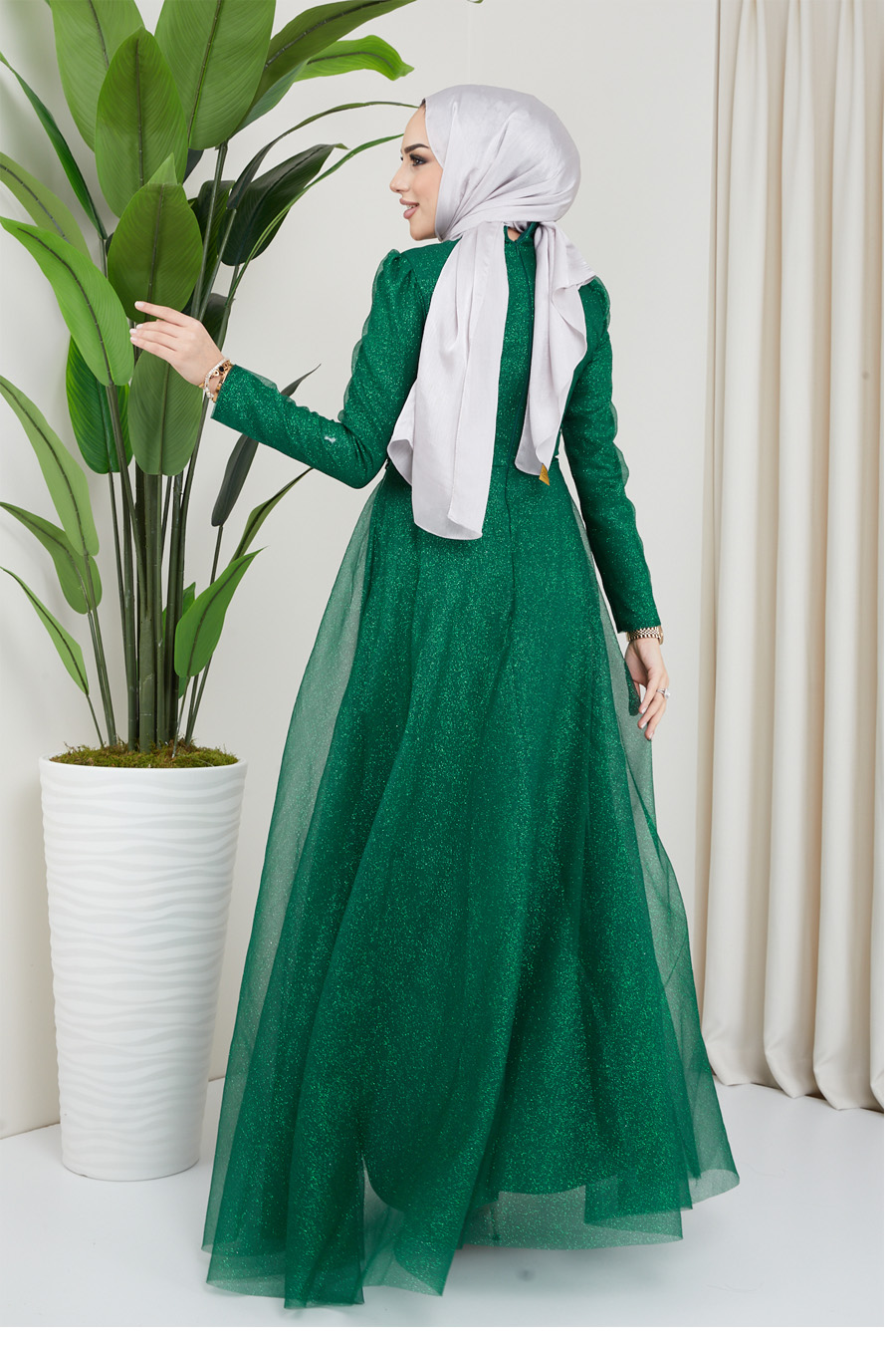 GREEN EVENING DRESS  