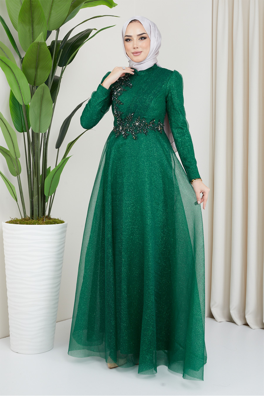 GREEN EVENING DRESS  