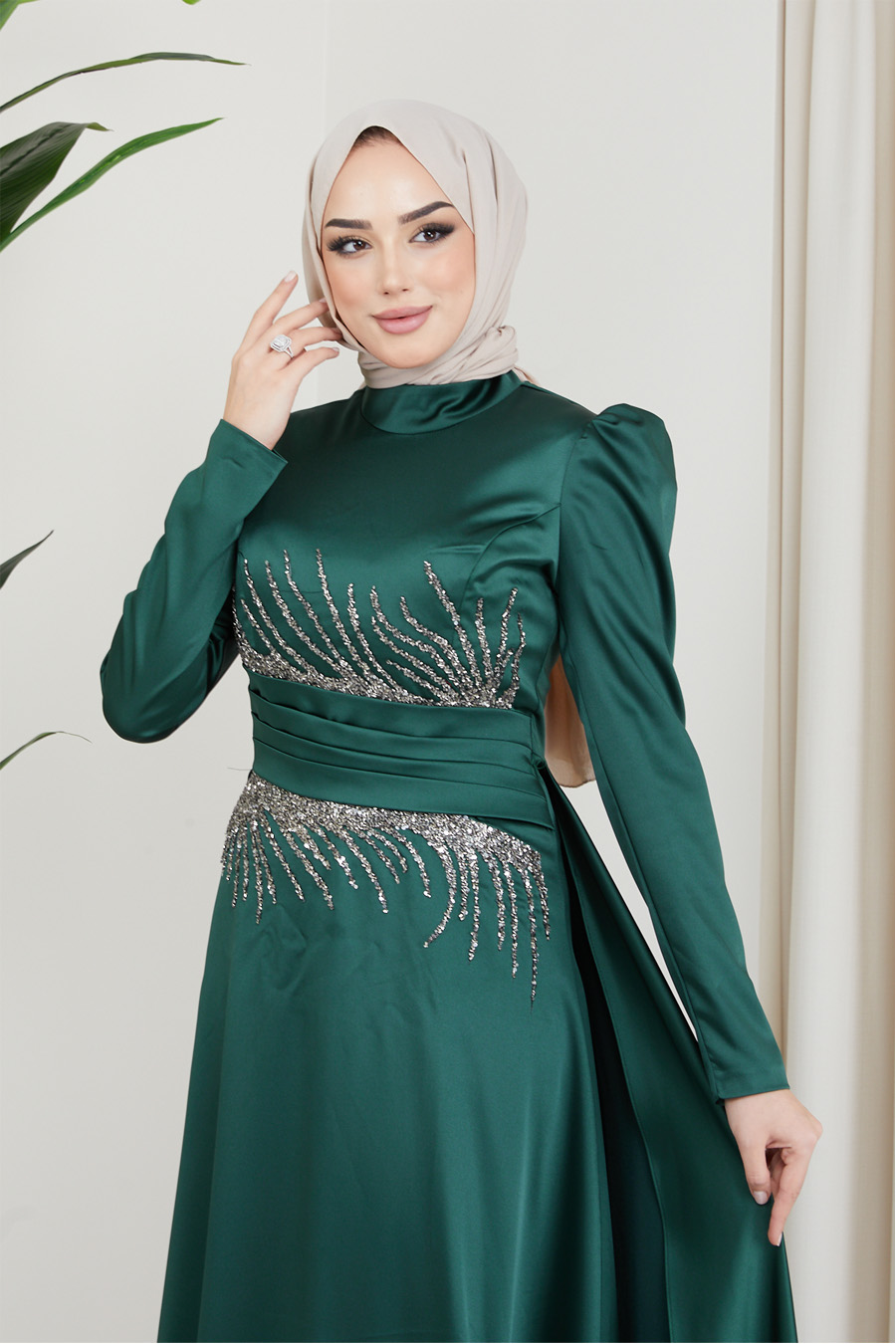 GREEN EVENING DRESS  