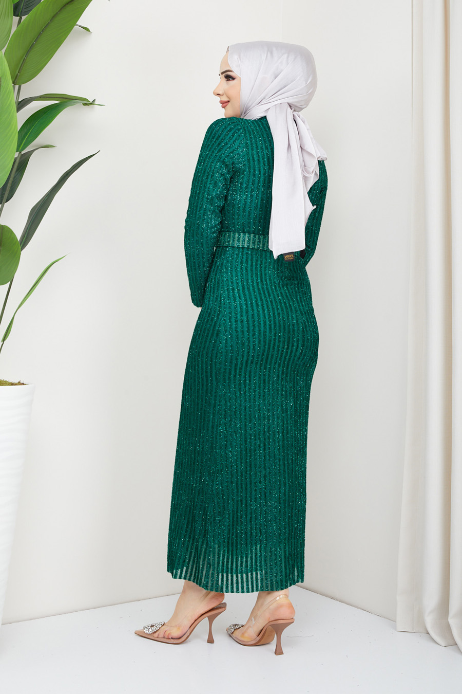 GREEN EVENING DRESS   GREEN EVENING DRESS