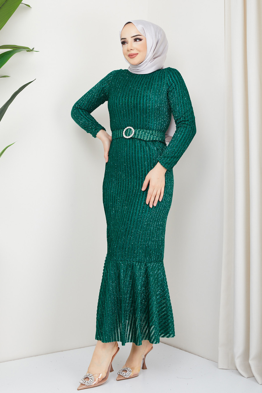GREEN EVENING DRESS   GREEN EVENING DRESS