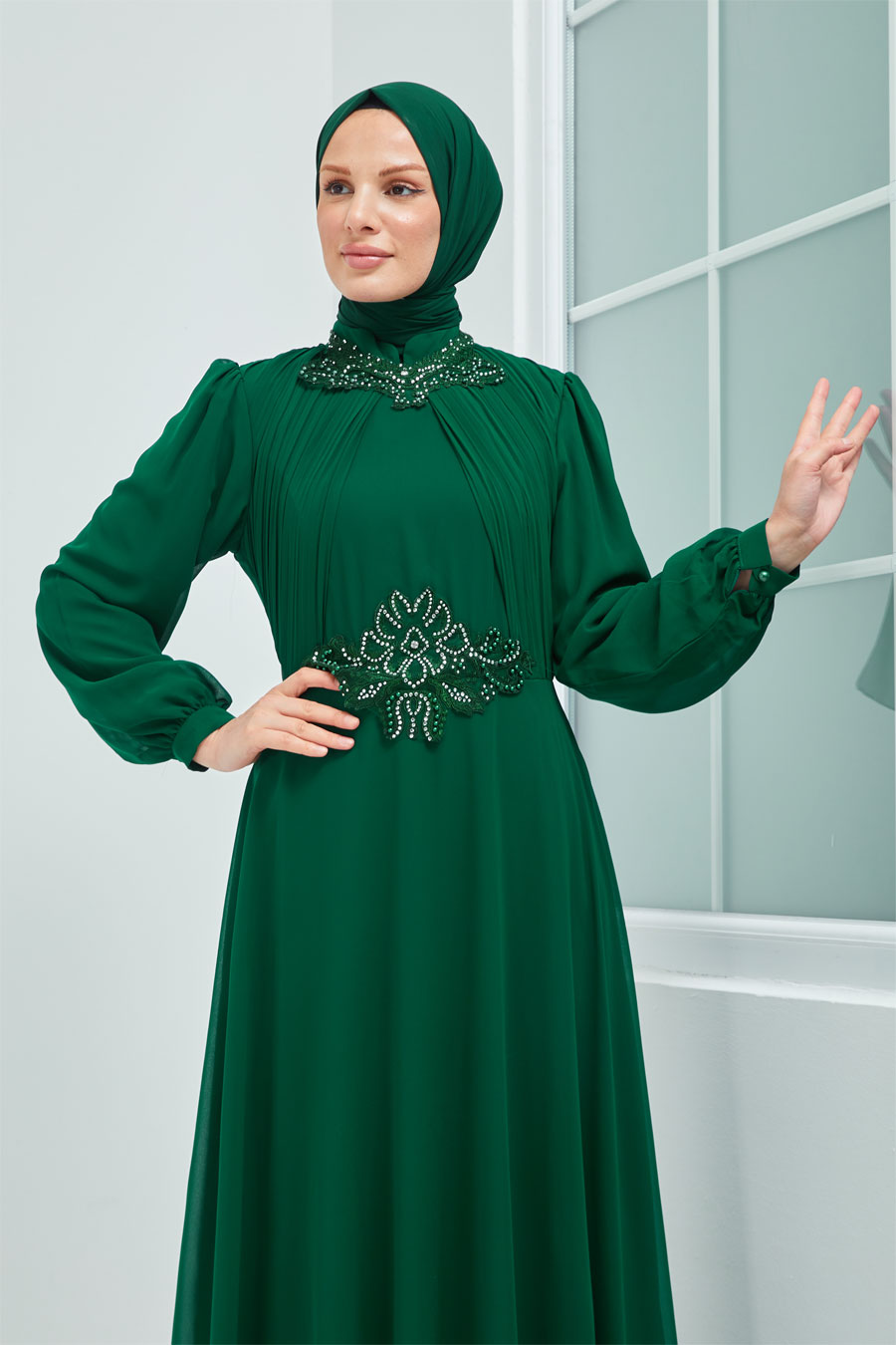 GREEN EVENING DRESS  