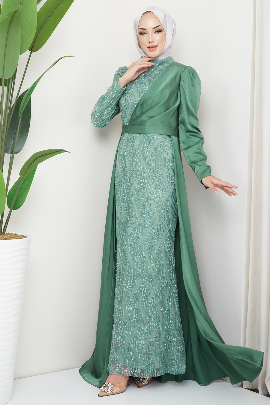 GREEN EVENING DRESS  