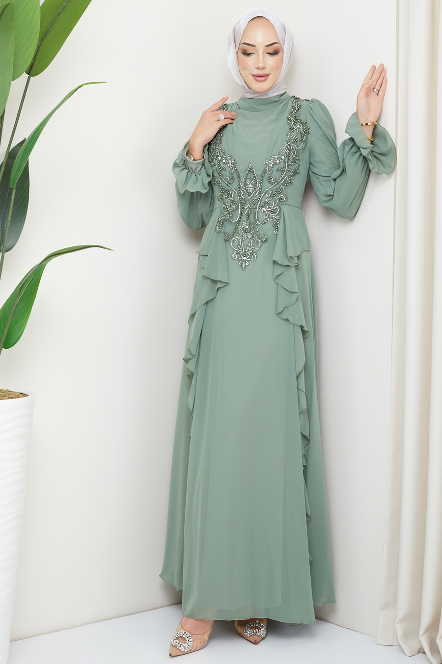 GREEN EVENING DRESS  