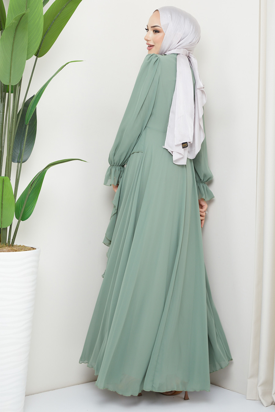 GREEN EVENING DRESS  
