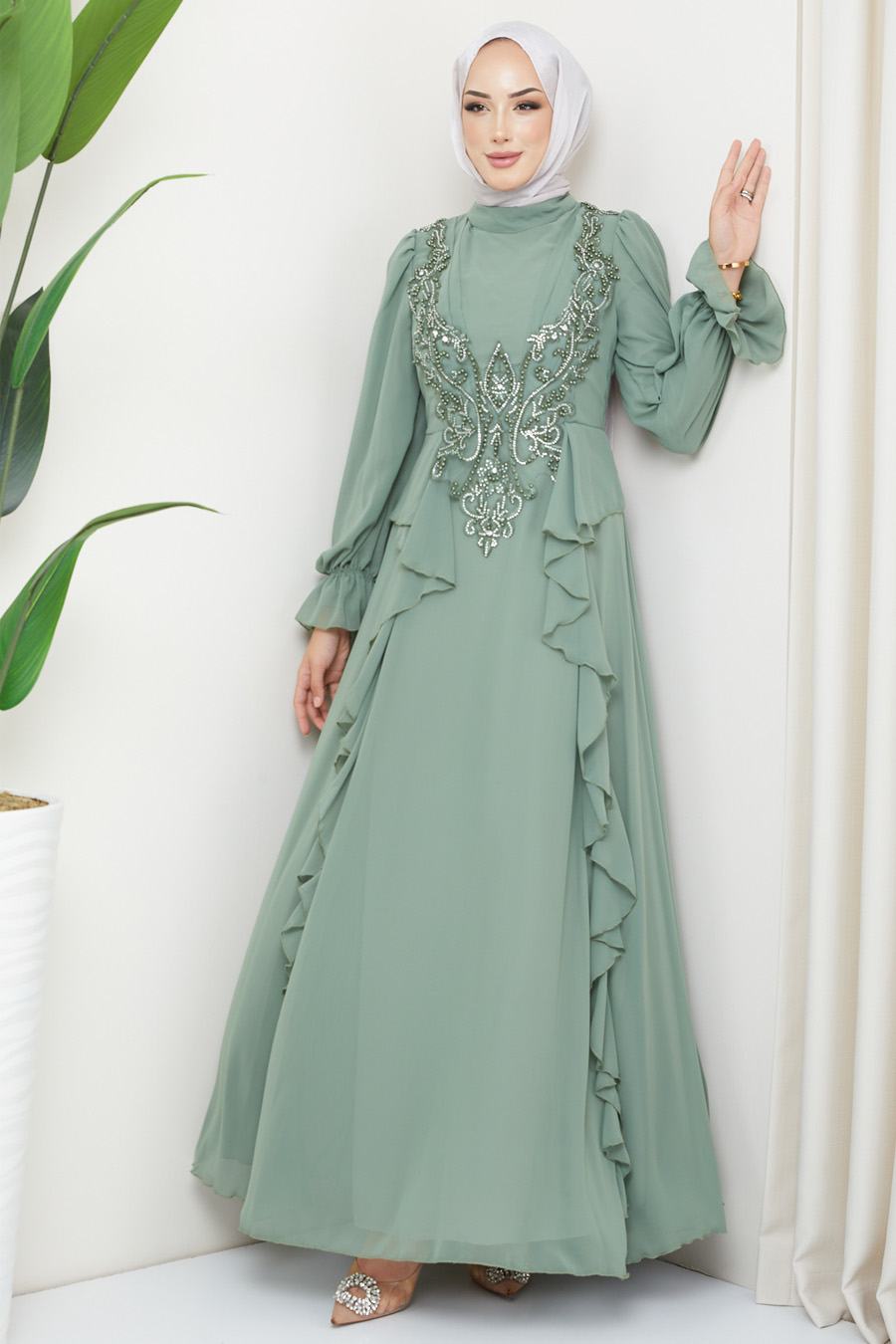 GREEN EVENING DRESS  