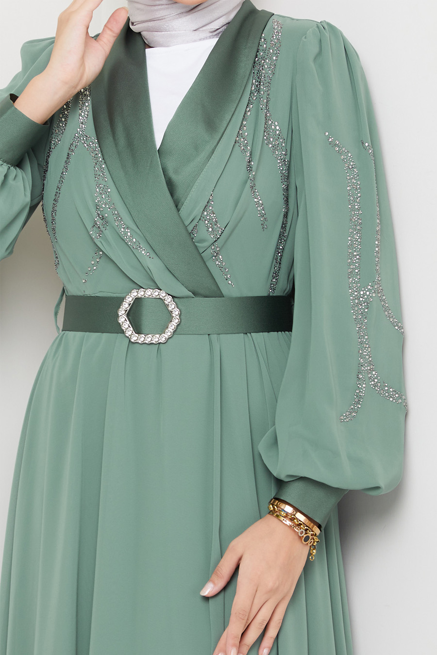 GREEN  EVENING DRESS  