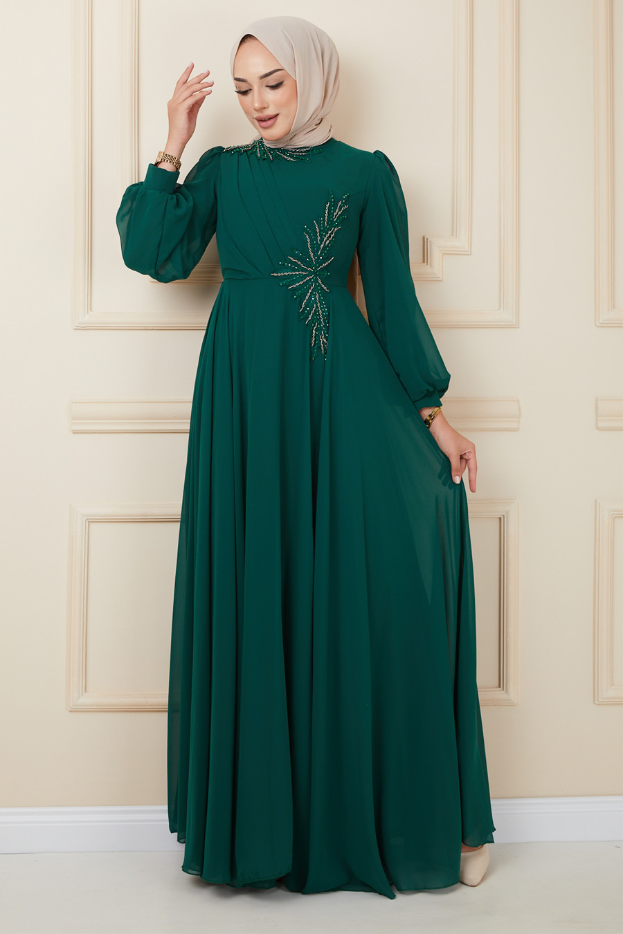 GREEN EVENING DRESS  
