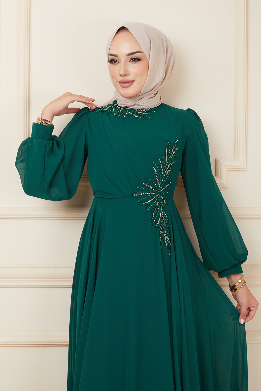 GREEN EVENING DRESS  