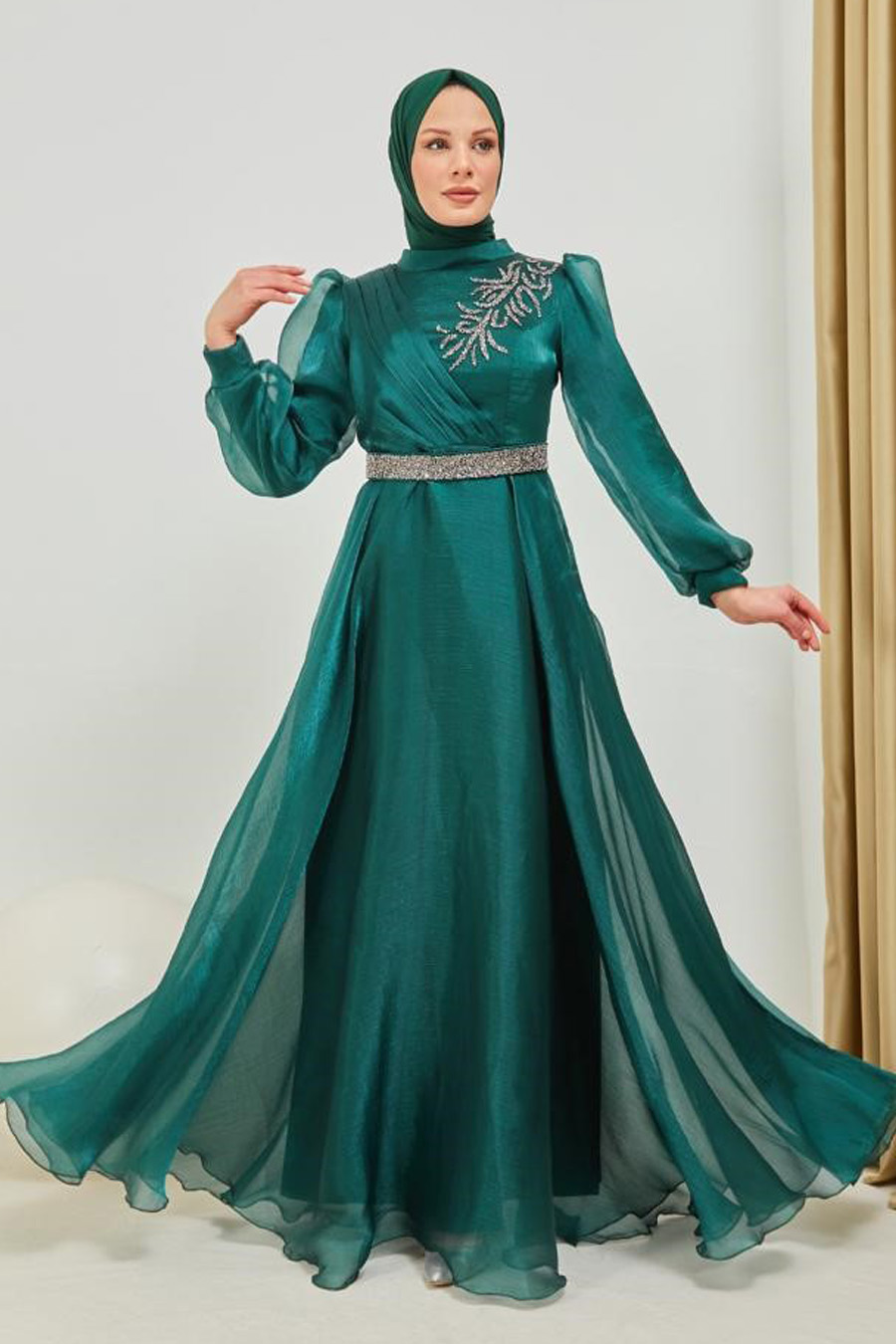GREEN EVENING DRESS  