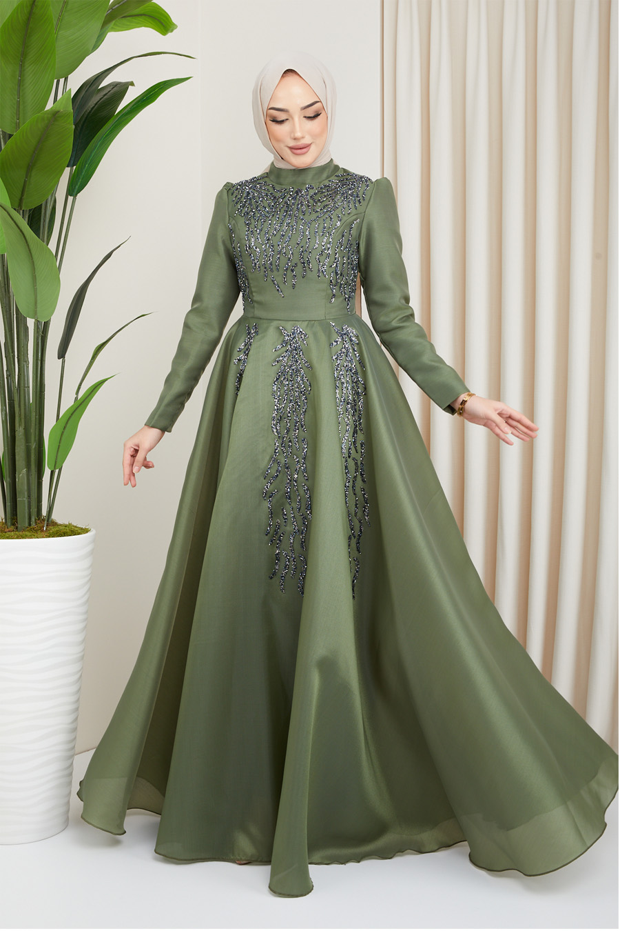 GREEN EVENING DRESS  