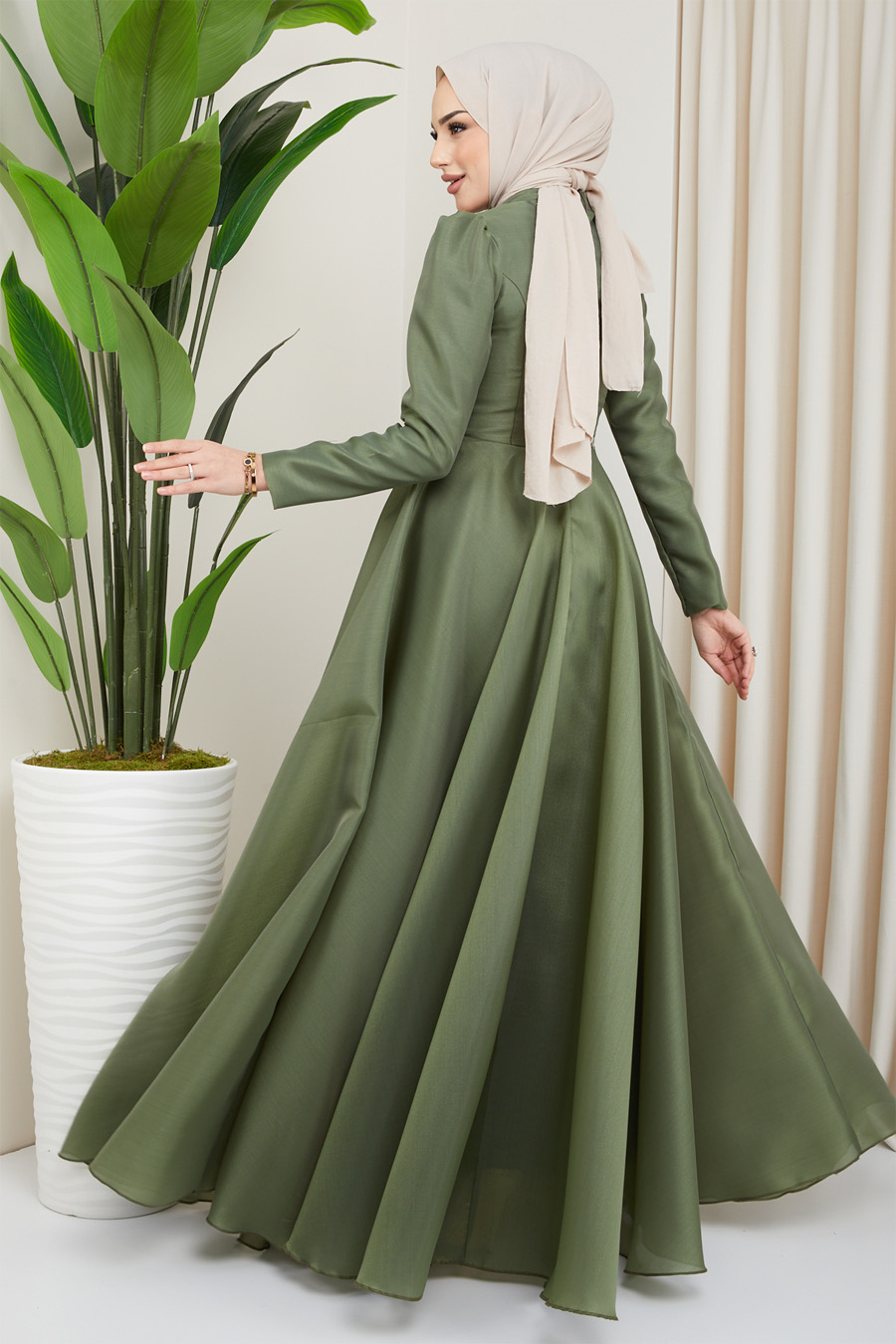 GREEN EVENING DRESS  