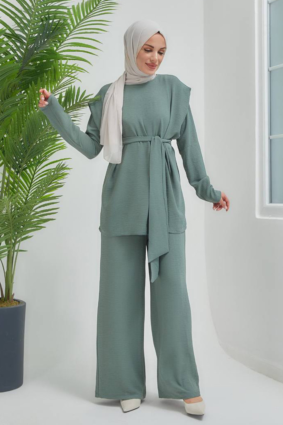 GREEN TUNIC AND PANT SUIT