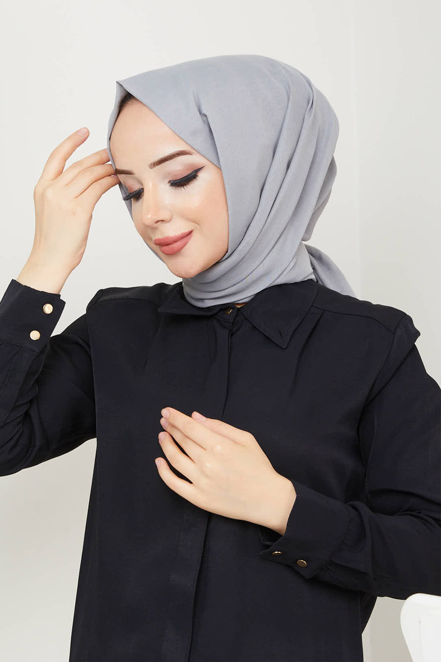 GREY- SHAWL