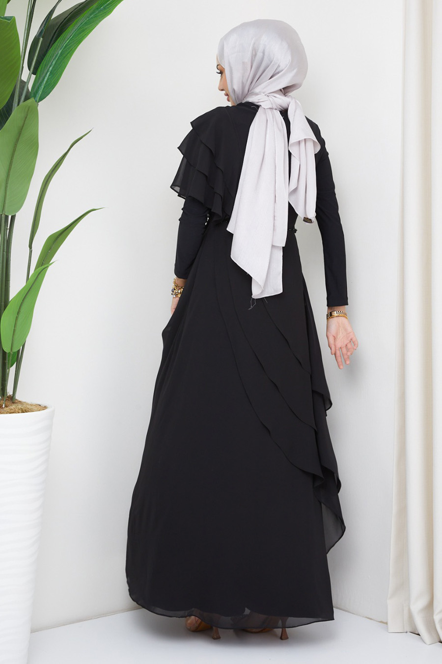 NECKLACE  EVENING DRESS  BLACK 