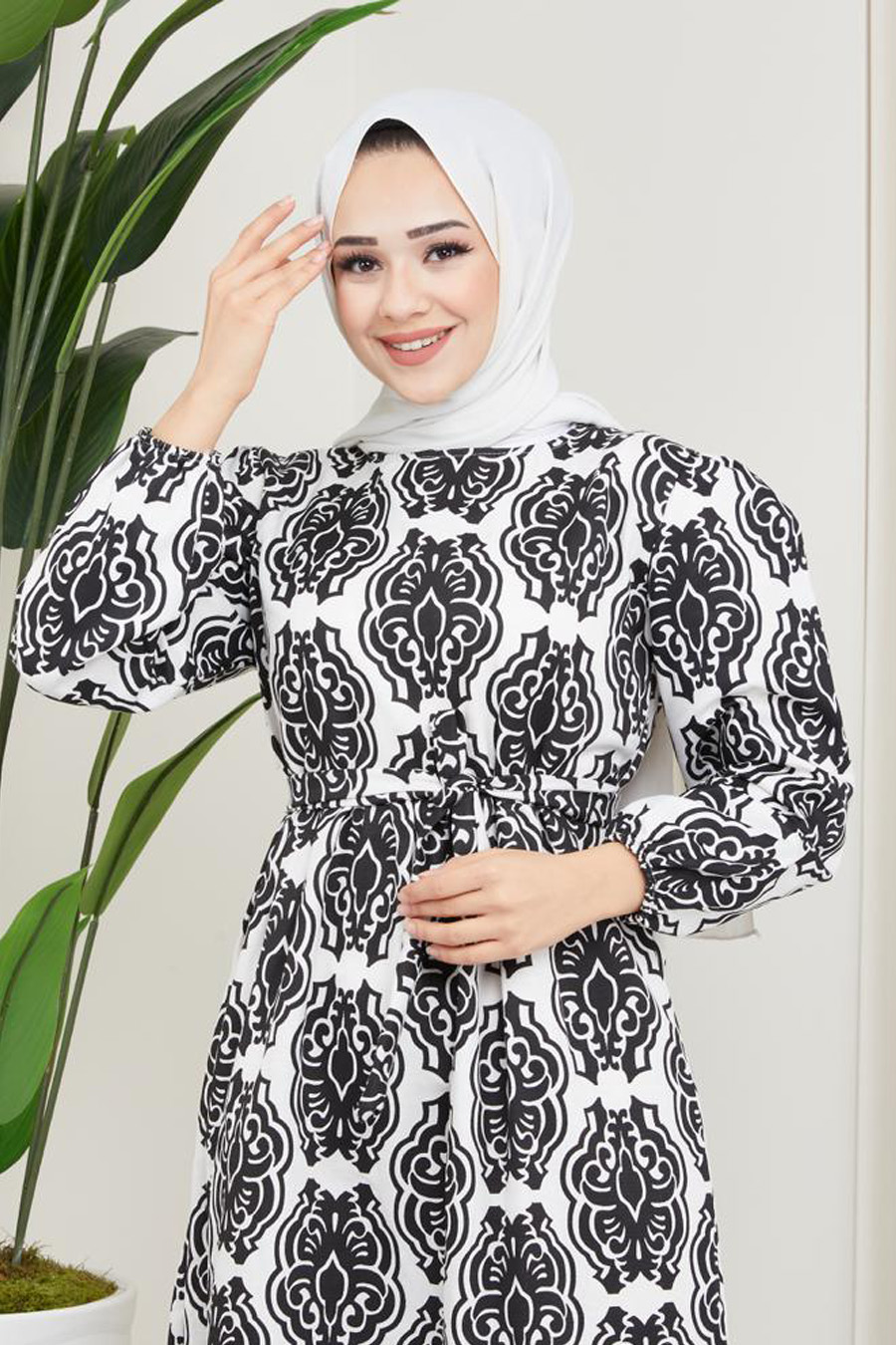 PATTERNED BLACK DRESS